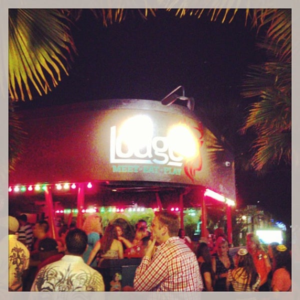 Photo taken at Lodge Restaurant &amp; Bar by EA G. on 5/12/2013