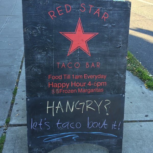Das Foto wurde bei Red Star Taco Bar von ennie am 7/24/2016 aufgenommen