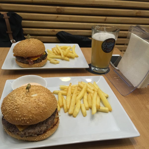 Das Foto wurde bei Starsky Grill &amp; Burgers von Kirill K. am 7/8/2015 aufgenommen