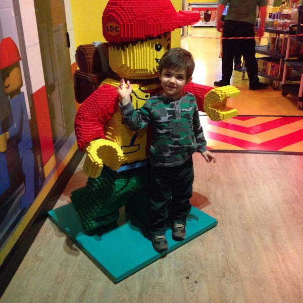 Foto tirada no(a) LEGOLAND Discovery Center Dallas/Ft Worth por Mark S. em 12/7/2015