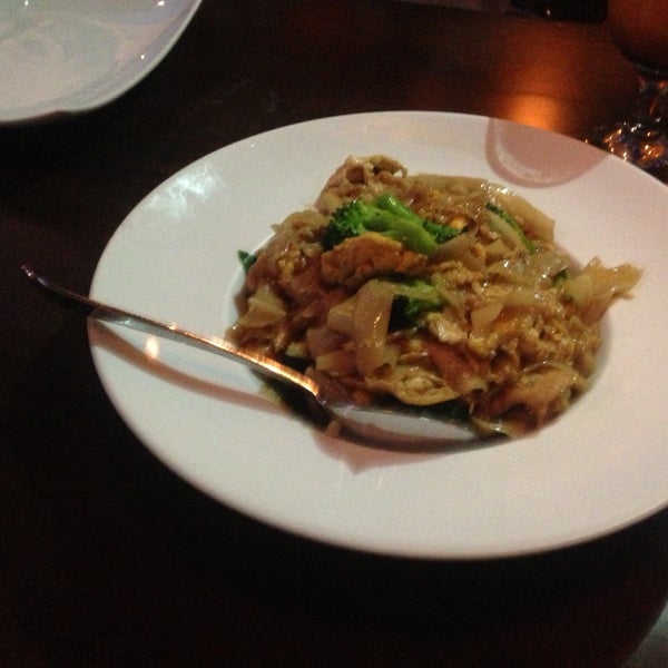5/12/2013 tarihinde jun p.ziyaretçi tarafından Thai Dishes'de çekilen fotoğraf