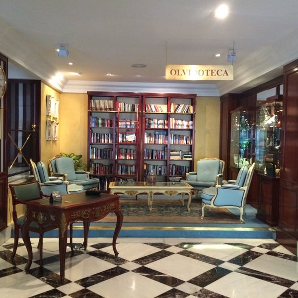 Foto diambil di Sercotel Gran Hotel Conde Duque oleh Sibylle C. pada 7/20/2014