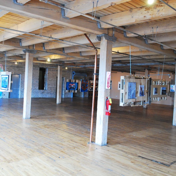 รูปภาพถ่ายที่ Lacuna Artist Lofts and Studios โดย Lacuna Artist Lofts and Studios เมื่อ 9/9/2013
