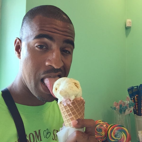7/19/2015にRay H.がLucky&#39;s Coffee, Ice Cream, and Candy Baltimoreで撮った写真