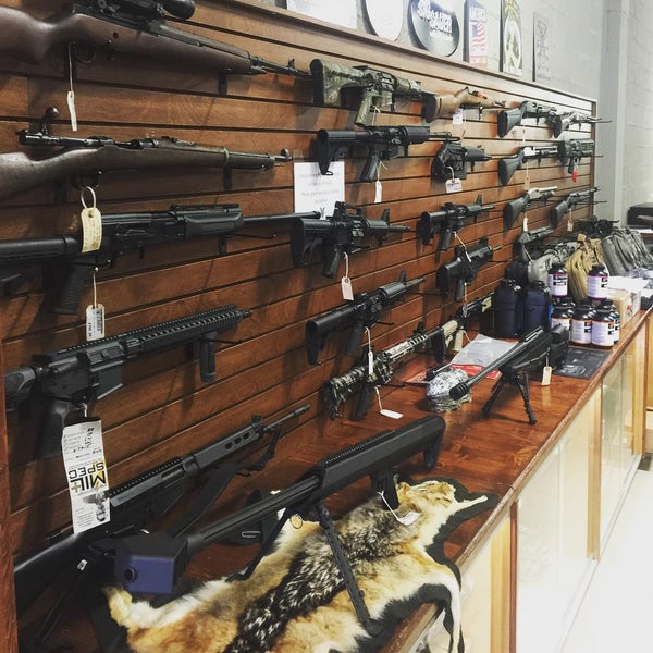 Photo taken at Stone Hart&#39;s Gun Club &amp; Indoor Range by Wouter Meeuwisse on 7/13/2015