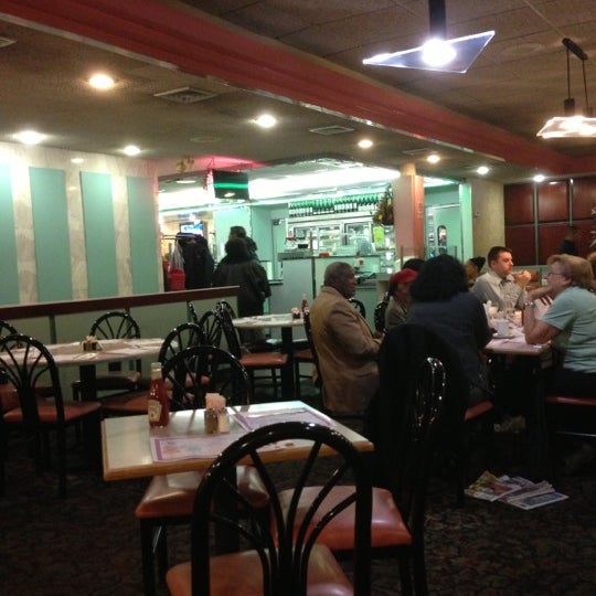 Foto tirada no(a) Buccaneer Diner por Jay T. em 11/16/2012