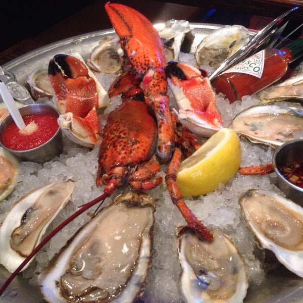 Das Foto wurde bei Rabia&#39;s Seafood/Oyster Bar &amp; Italian Restaurant von Dominic F. am 6/28/2015 aufgenommen