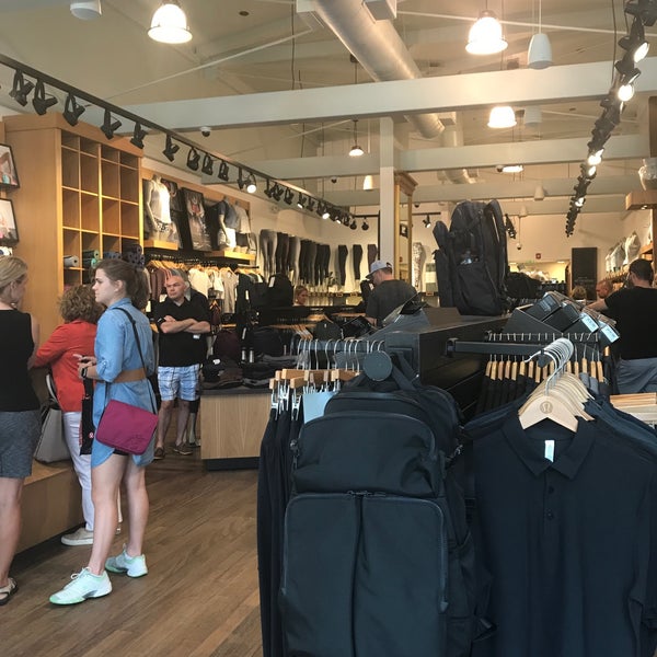 lululemon Charleston Store + WMTM Try On - Schimiggy Reviews