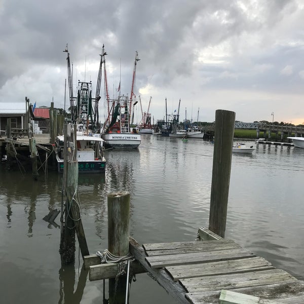 Photo taken at R.B.&#39;s Seafood Restaurant by Beth M. on 8/3/2018