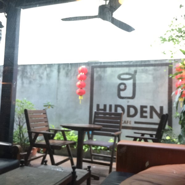 รูปภาพถ่ายที่ ฮ Hidden Cafe โดย Jannarong P. เมื่อ 1/22/2017