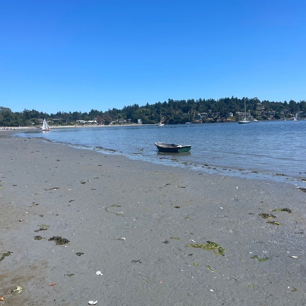 Cadboro Bay Beach 4 tips from 314 visitors