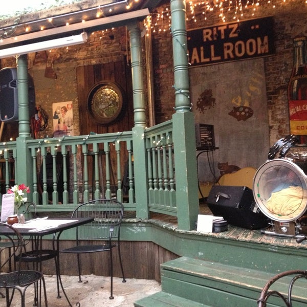 4/9/2013 tarihinde Peter G.ziyaretçi tarafından Arnold&#39;s Bar &amp; Grill'de çekilen fotoğraf