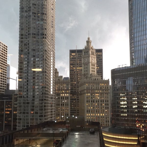 Foto diambil di Foursquare Chicago oleh Allie C. pada 7/12/2017