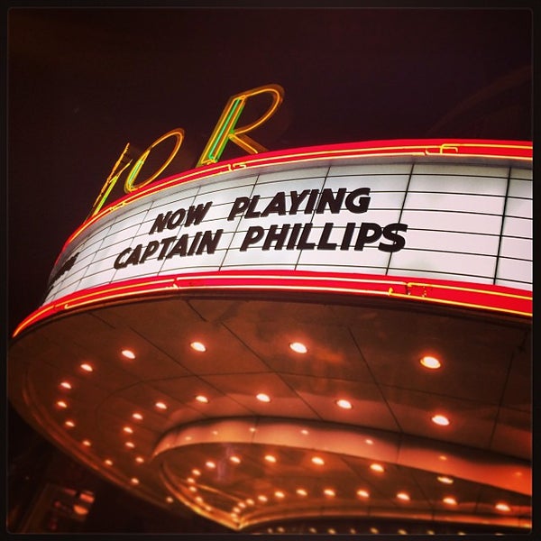 Снимок сделан в The Senator Theatre пользователем Tom R. 10/12/2013