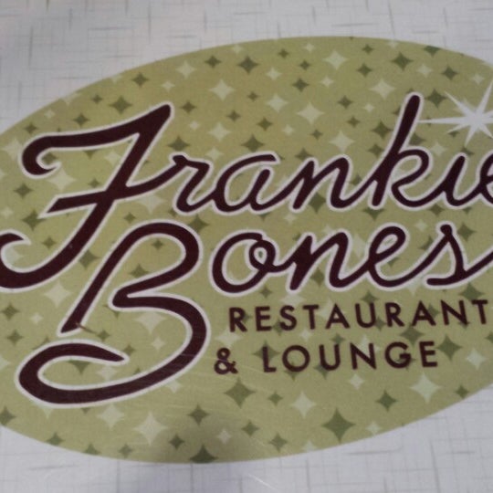 Foto tirada no(a) Frankie Bones por Matthew C. em 1/26/2014