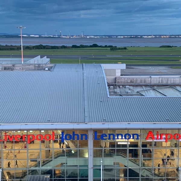 Foto tirada no(a) Liverpool John Lennon Airport (LPL) por Romà J. em 6/10/2019
