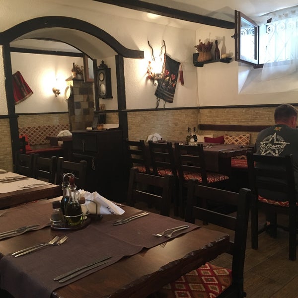8/1/2018 tarihinde Romà J.ziyaretçi tarafından Izbata Tavern'de çekilen fotoğraf