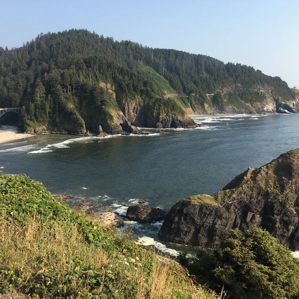 Photo taken at Heceta Lighthouse Bed &amp; Breakfast by Romà J. on 8/4/2017