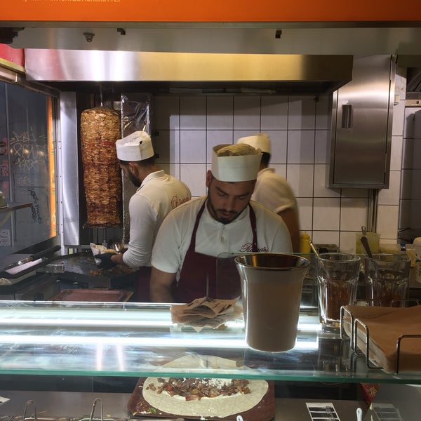 4/13/2018에 Flava님이 Rüyam Gemüse Kebab에서 찍은 사진