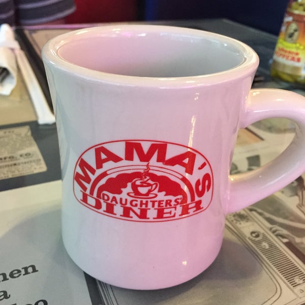 Photo taken at Mama&#39;s Daughter&#39;s Diner by Cam S. on 6/10/2017