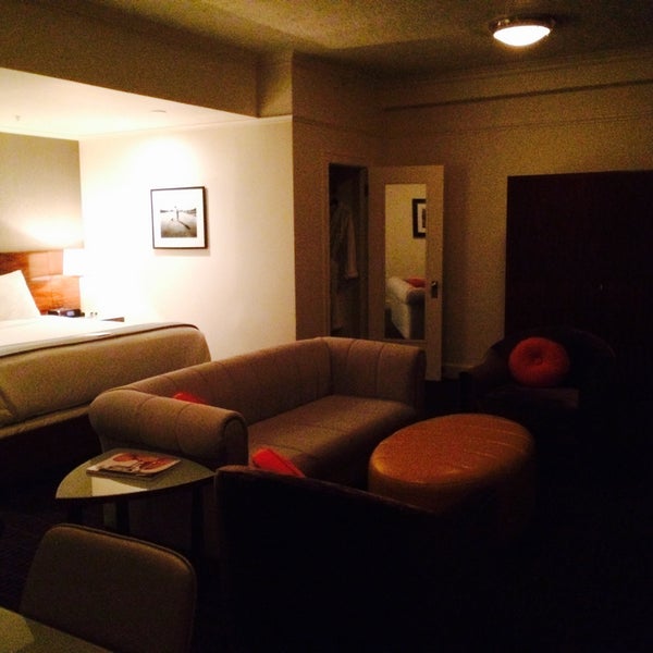 Das Foto wurde bei Hotel Lucia von Scott B. am 4/16/2015 aufgenommen