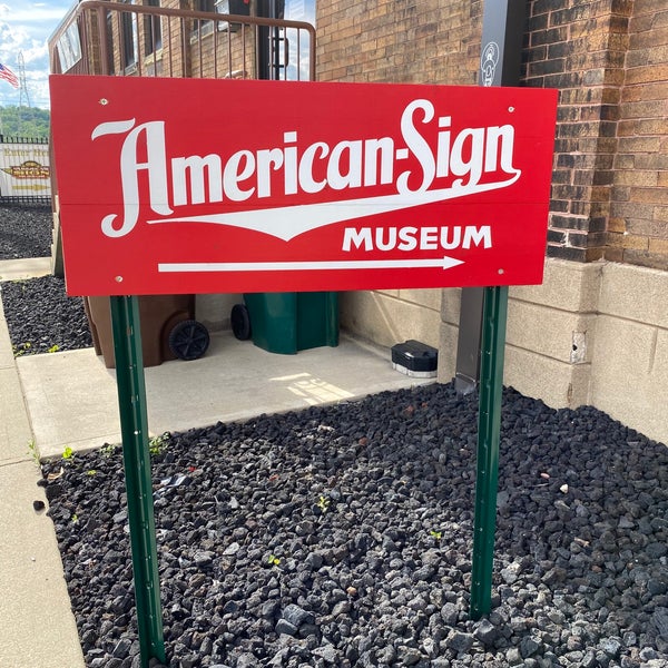 Photo prise au American Sign Museum par Juan G. le5/26/2020