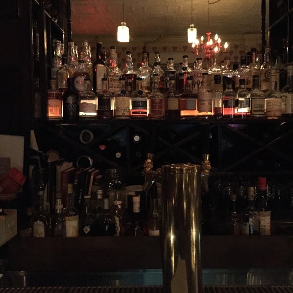 10/27/2014にRitchie Y.がPost Office Whiskey Barで撮った写真