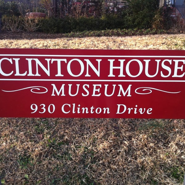 Photo taken at Clinton House Museum by Gilberto C. on 12/26/2012