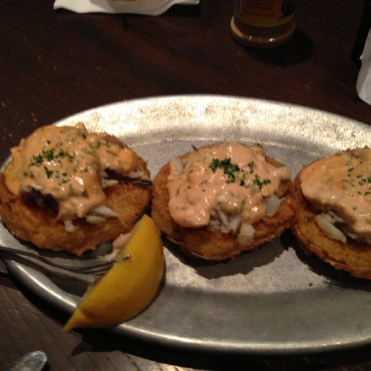 Foto diambil di Mike Anderson&#39;s Seafood oleh Laine G. pada 11/22/2012