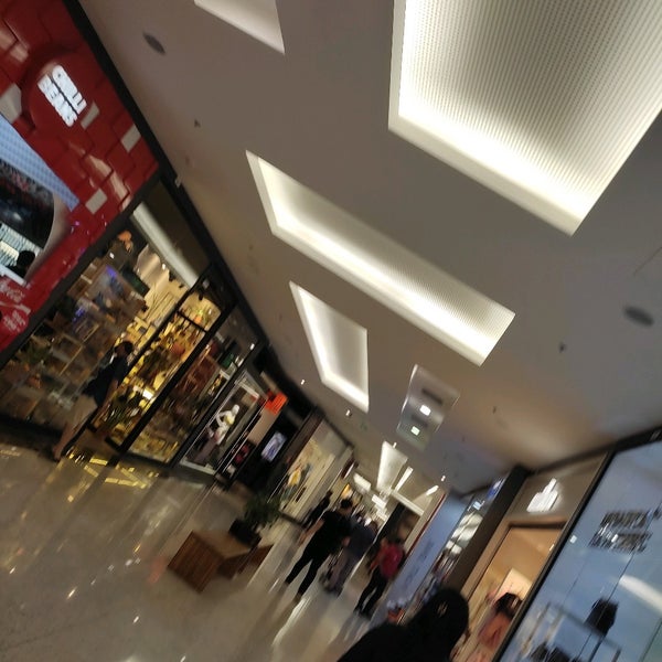 Foto tomada en Taguatinga Shopping  por Milene R. el 4/23/2022