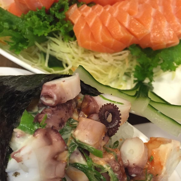 7/14/2015 tarihinde @Léia™ziyaretçi tarafından Sushi Seninha'de çekilen fotoğraf
