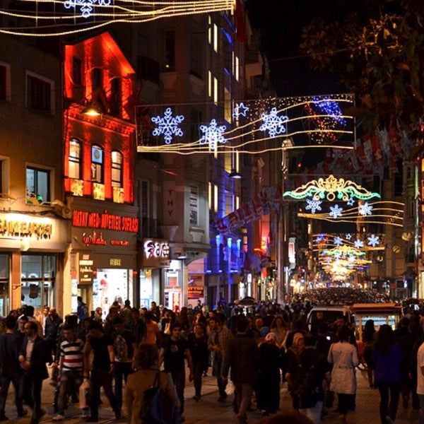11/22/2015 tarihinde Mehmet Akif B.ziyaretçi tarafından İstiklal Caddesi'de çekilen fotoğraf