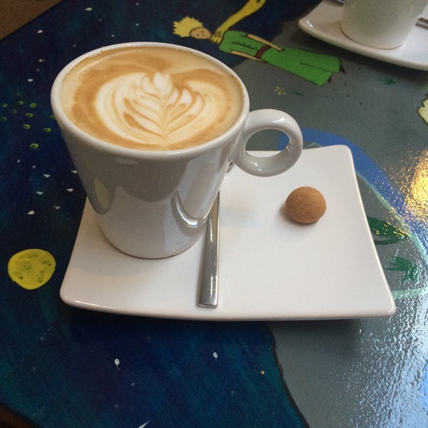 9/21/2016 tarihinde Burcu Ö.ziyaretçi tarafından Cotta Coffee'de çekilen fotoğraf
