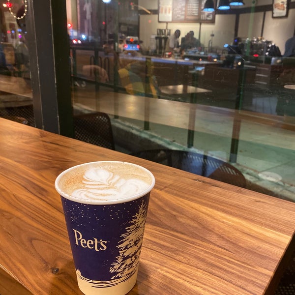 Photo taken at Peet&#39;s Coffee &amp; Tea by L on 11/22/2019