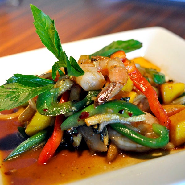 Das Foto wurde bei Thai Thai Restaurant von Thai Thai Restaurant am 9/11/2013 aufgenommen
