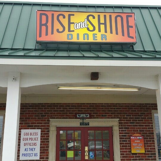 Photo taken at Rise &amp; Shine Diner by Matt on 3/14/2016