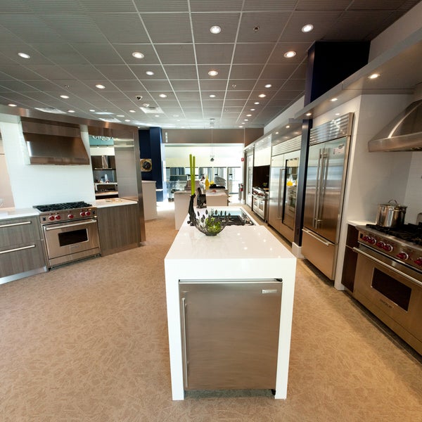 Universal Appliance and Kitchen Center Calabasas 2 tips from 12