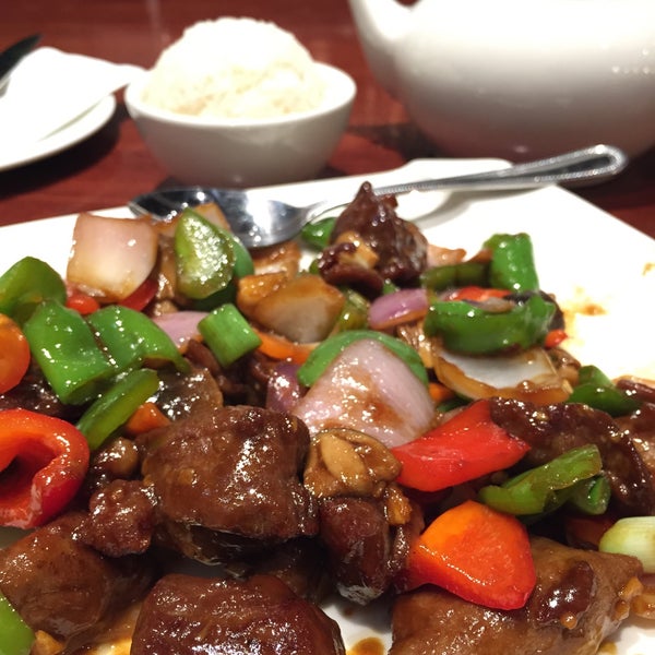Menu, Hong Kong style.  Upscale interior.  Today: beef chunks and green peppers.