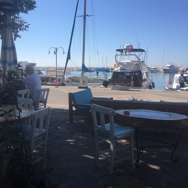 Foto tirada no(a) Deniz Kızı Coffee &amp; Fast Food por ilker G. em 7/22/2017