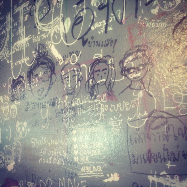 11/18/2013 tarihinde Hana N.ziyaretçi tarafından D.O.D Cafe (甜の部)'de çekilen fotoğraf