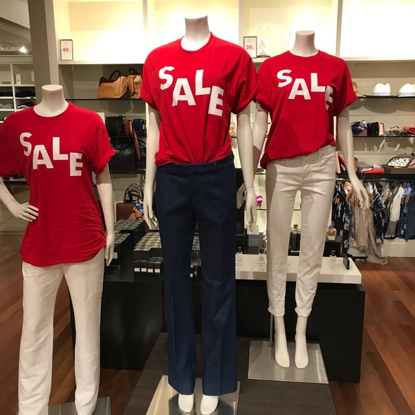 Banana Republic 3 tips from 742 visitors