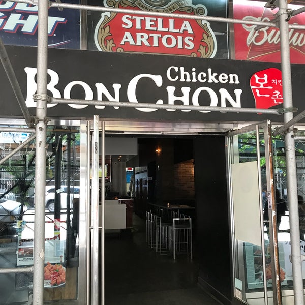 6/10/2017 tarihinde Tash C.ziyaretçi tarafından BonChon Chicken'de çekilen fotoğraf