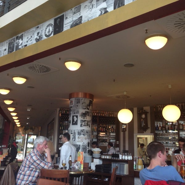 Mommseneck Haus Der 100 Biere Beer Bar In Tiergarten