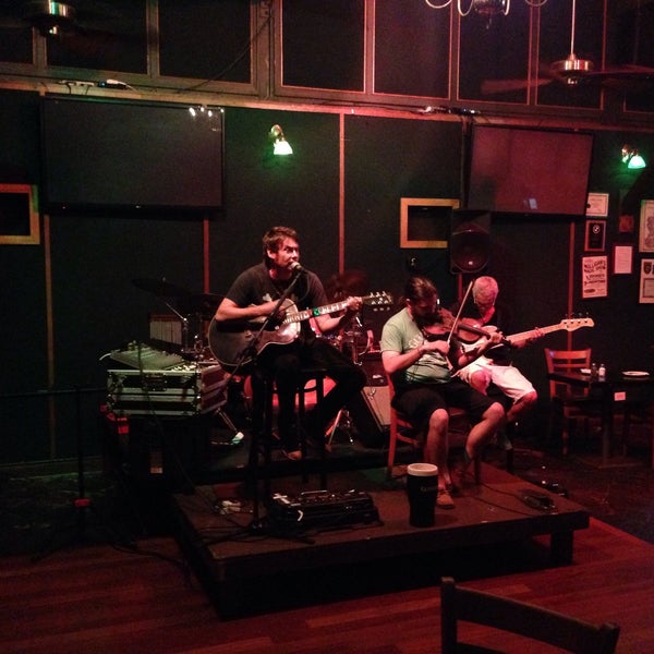 Photo taken at Mulligans on the Blue by Ivan L. on 10/19/2015