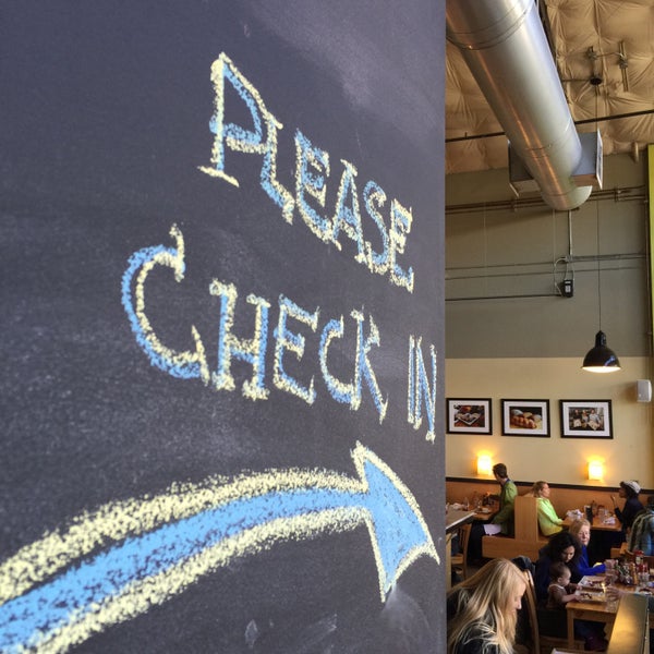 2/28/2015 tarihinde Daniel J.ziyaretçi tarafından Portage Bay Cafe &amp; Catering'de çekilen fotoğraf