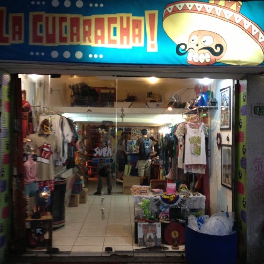 Photo taken at La Cucaracha Bazar e Galeria by Alex Sandro R. on 12/12/2012