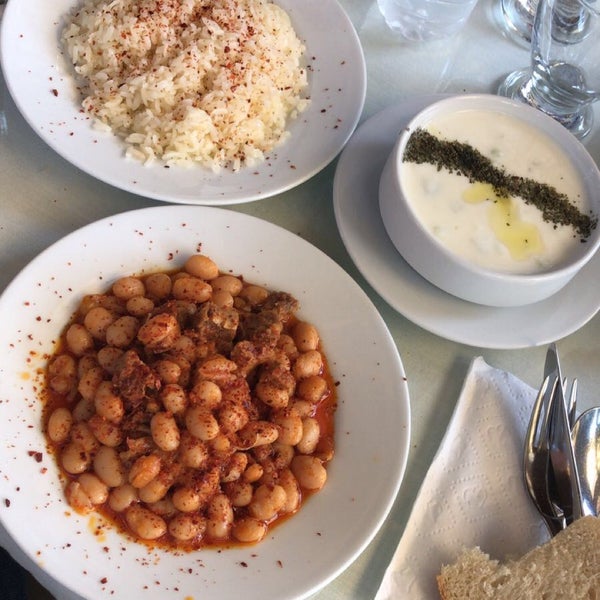 Foto diambil di Yeşil Ayder Restaurant oleh Ebru 👑 Sarı pada 7/26/2018