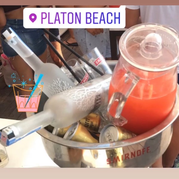 Photo taken at Platon Beach Club by Ebru 👑 Sarı on 8/13/2019