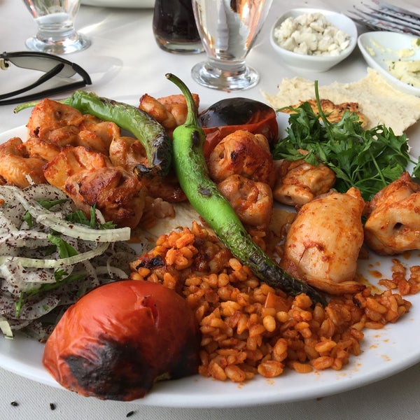 4/4/2017 tarihinde Peter G.ziyaretçi tarafından Antepli Et Restaurant Tatlı'de çekilen fotoğraf