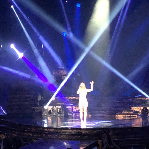 Foto diambil di YTON the music show oleh Christos Y. pada 6/1/2019